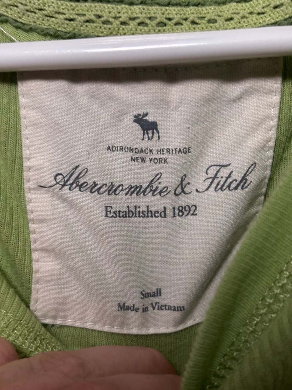 Abercrombie & Fitch Women's Green Ribbed Henley Short Sleeve Top - Picture 2 of 3